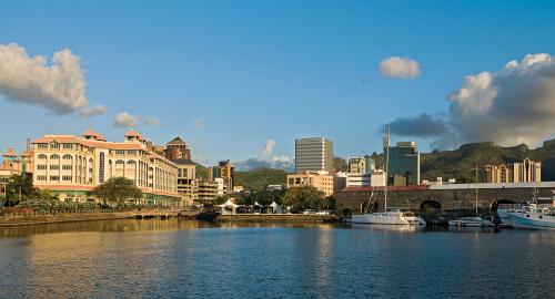 Shopping Souvenirs, Souvenirs... Shopping Souvenirs, Souvenirs...